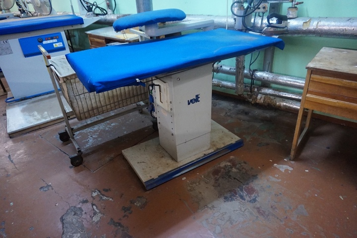Veit '142210010' Vacuum Ironing table