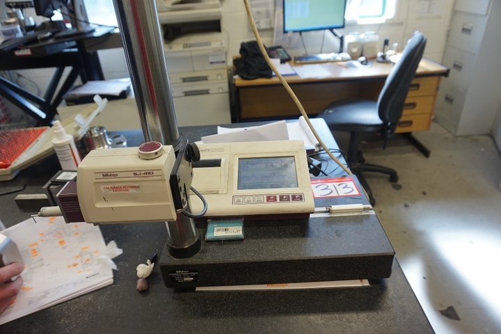Mitutoyo SJ410 Surface Tester