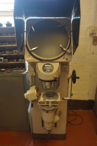 Nikkon V-16 Profile Projector