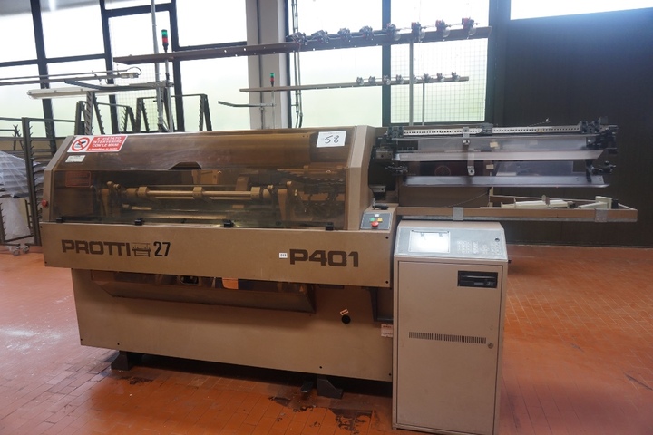 Protti Model P401 Flat Knitting Machine