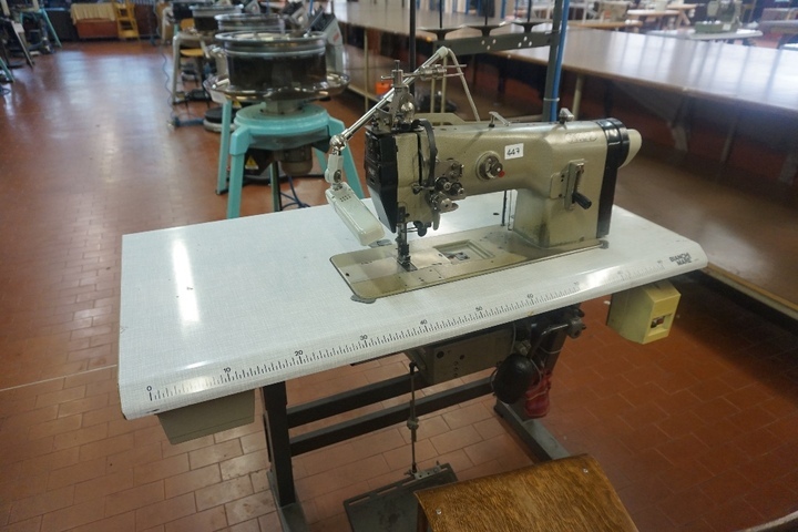 Pfaff Model 242-720/02-6/01 Sewing Machine