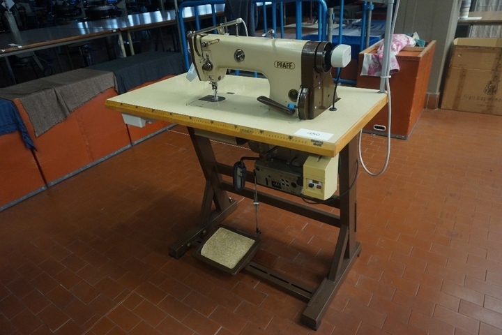 Pfaff Type 483 Sewing Machine
