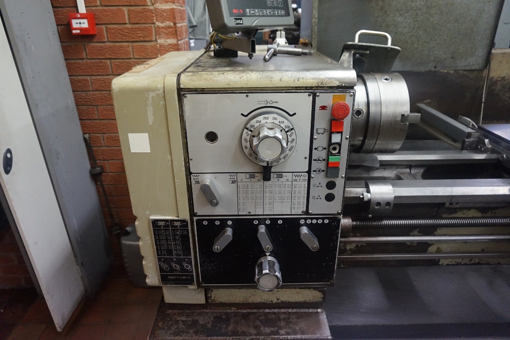 Harrison M400 Gap Bed Centre Lathe