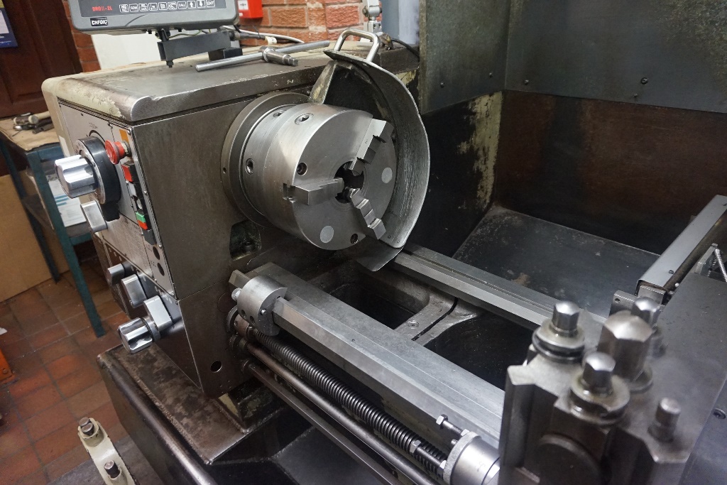 Harrison M400 Gap Bed Centre Lathe