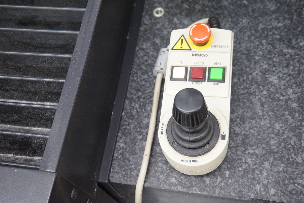 Mitutoyo Crysta Apex 544 Coordinate Measuring Machine