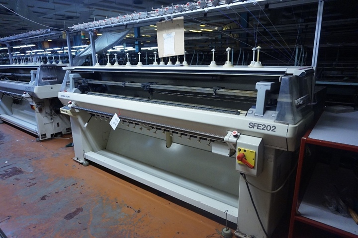 Shima Seiki Type SFE 202T Flat Bed Knitting Machine
