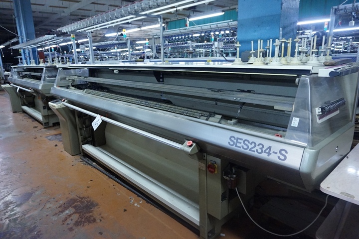 Shima Seiki Type SES 234S Flat Bed Knitting Machine