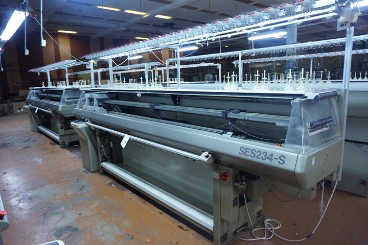 Shima Seiki Type SES 234S Flat Bed Knitting Machine
