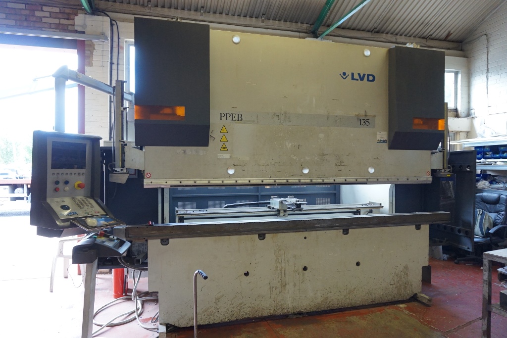 LVD Model PPEB135-3050 Pressbrake