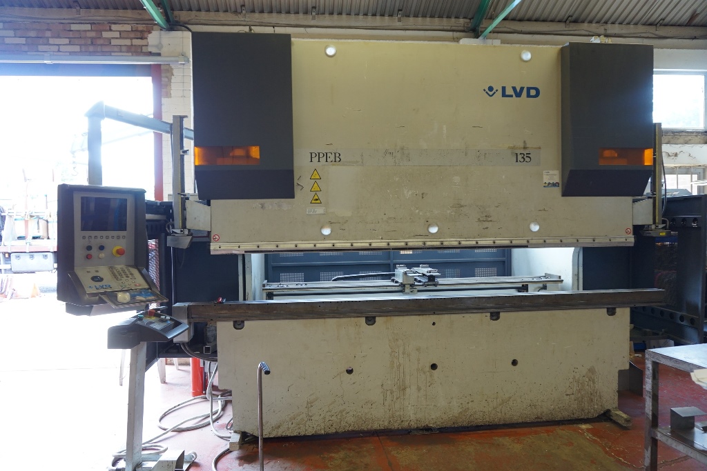 LVD Model PPEB135-3050 Pressbrake