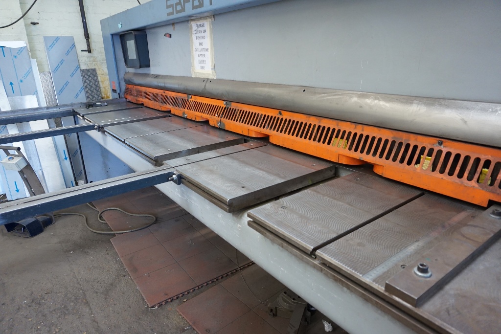 Safan Model HT310 – 6TS Guillotine