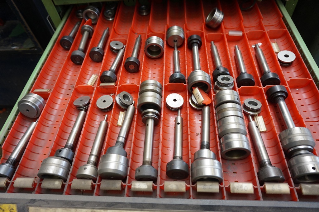 Shape Omega Index Punching Machine