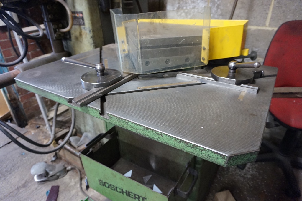 Boschert Model LB13 Corner Notcher