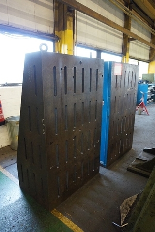 (2) Steel Angle Plates 910 x 1525 x 585mm