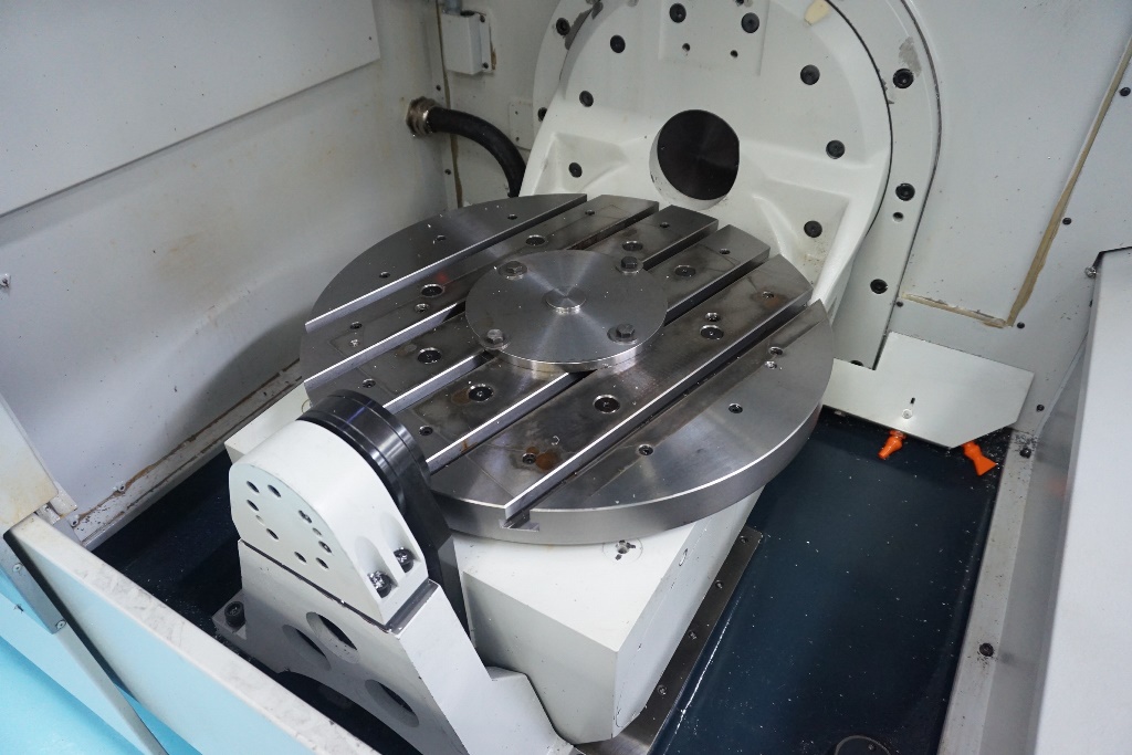 Spinner Type U5-620 5-Axis Vertical Machining Centre