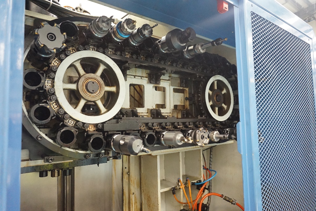 Dahlih DL-DMV800 Twin Pallet 3 Axis Vertical Machining Centre