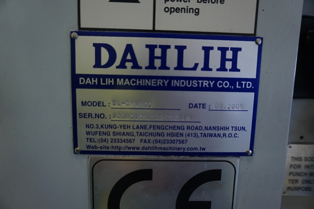 Dahlih DL-DMV800 Twin Pallet 3 Axis Vertical Machining Centre
