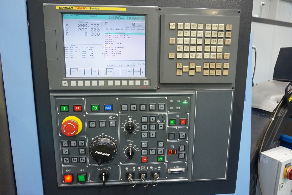 Doosan Lynx Type L220LM 2-Axis Lathe