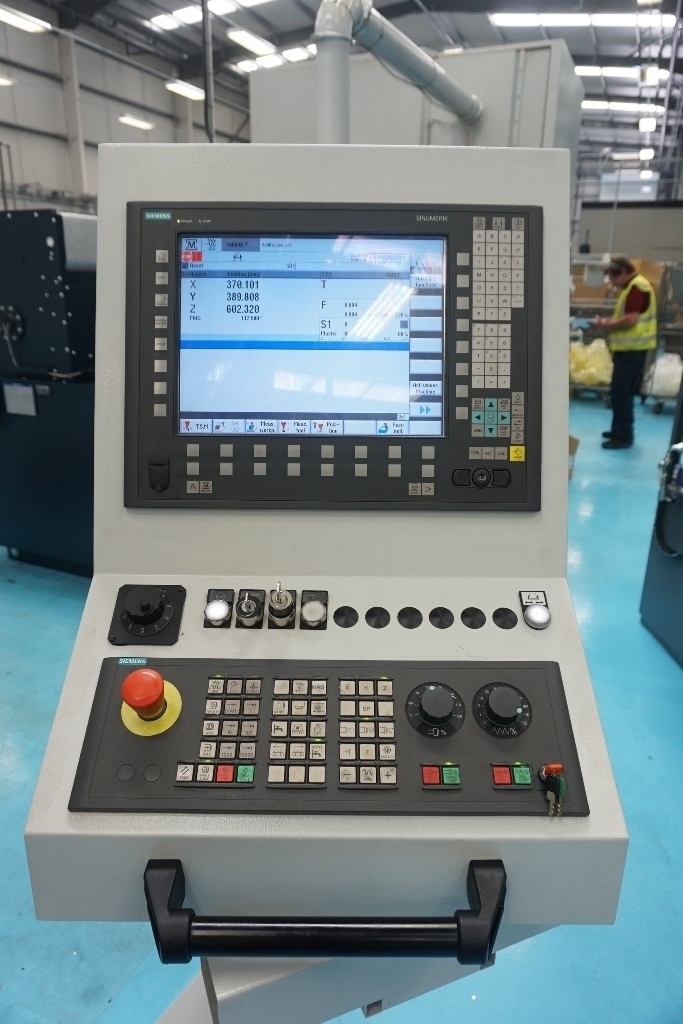 Spinner Type U3-620 3-Axis Vertical Machining Centre