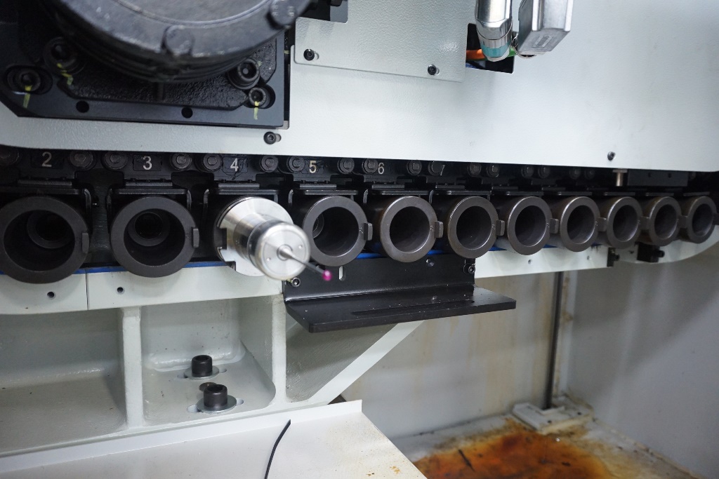 Spinner Type U3-620 3-Axis Vertical Machining Centre