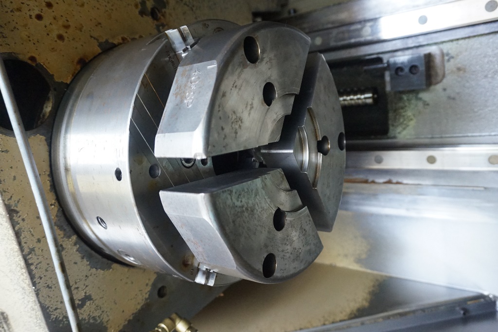 Hitachi Seiki CS25 Vertical Lathe