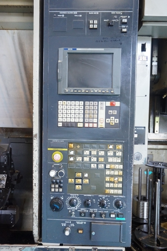Hitachi Seiki CS25 Vertical Lathe