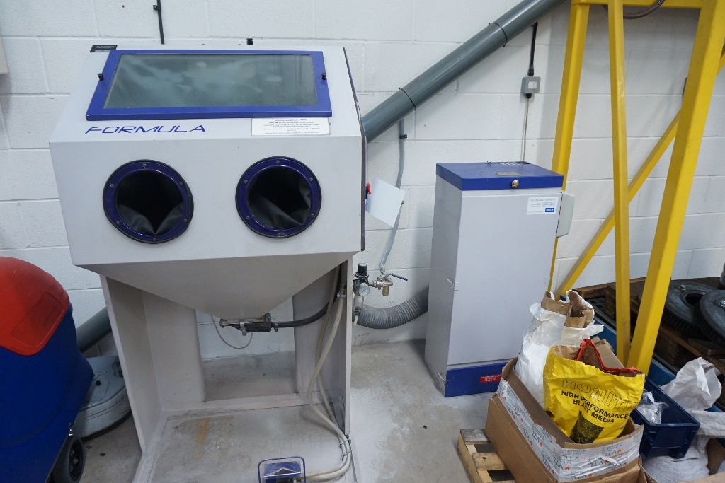 Guyson Formula 1400 Blast Machine