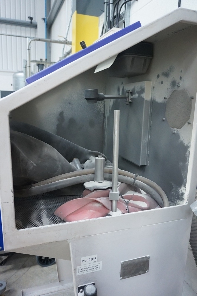 Guyson Formula 1400 Blast Machine