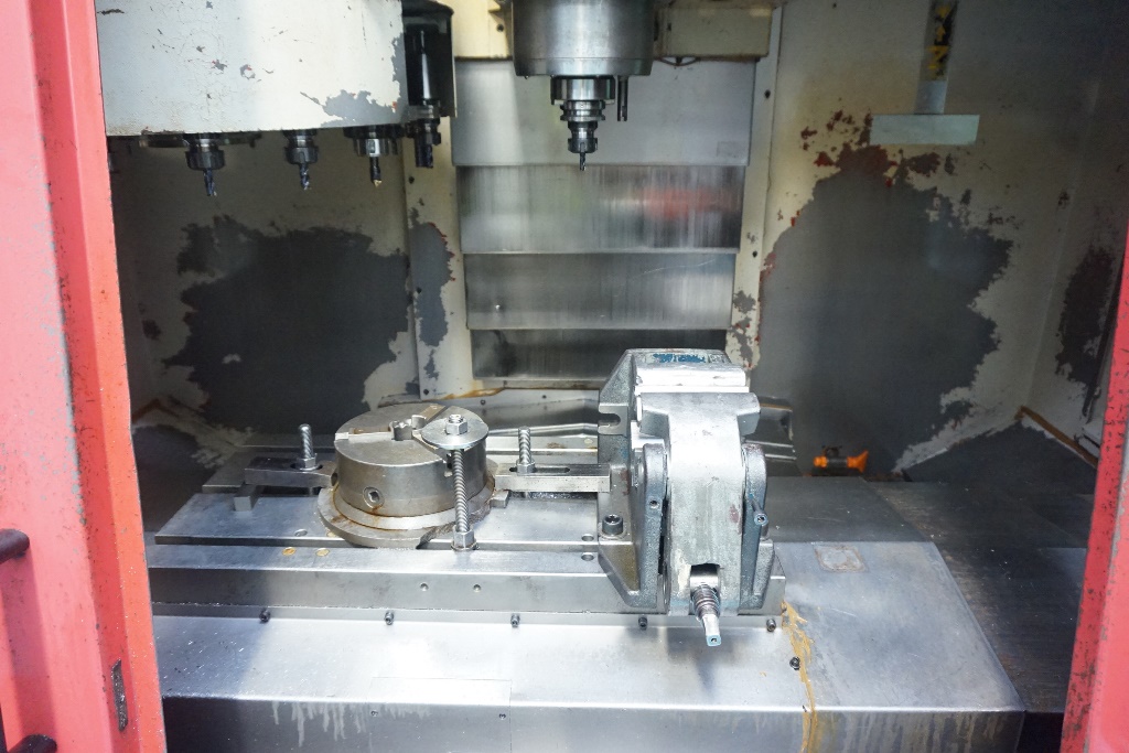 Yang SMV600 3 Axis Vertical Machining Centre
