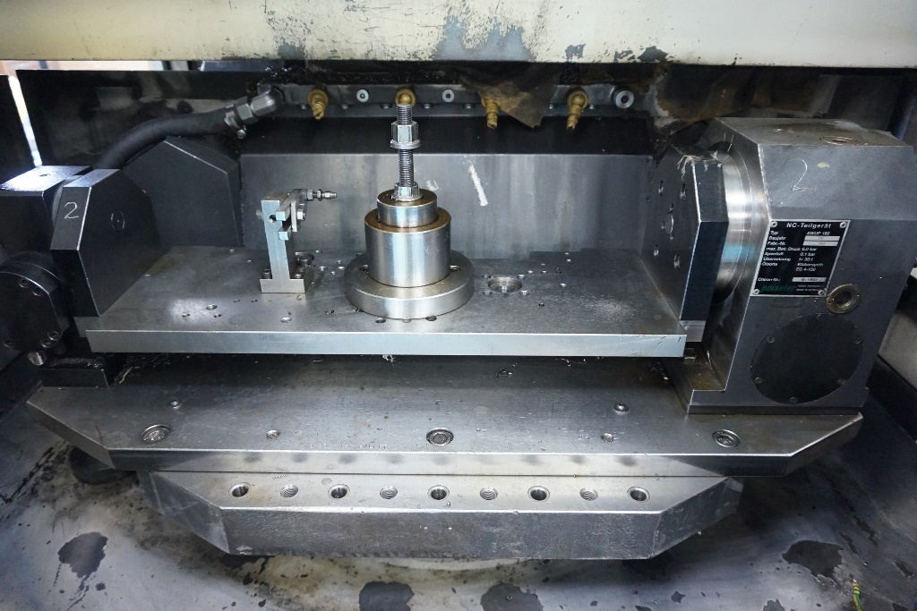 Chiron FZ15W Vertical Machining Centre