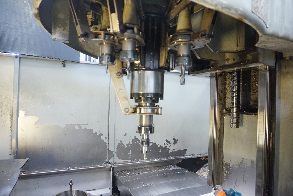 Chiron FZ12W Twin Pallet Vertical Vertical Machining Centre