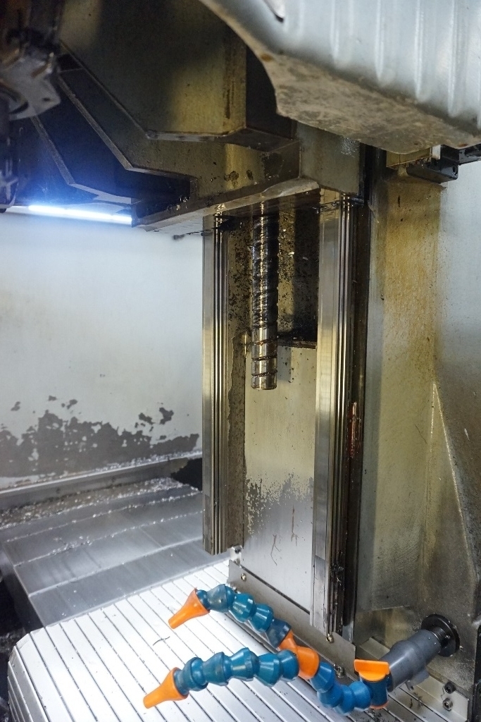 Chiron FZ12W Twin Pallet Vertical Vertical Machining Centre