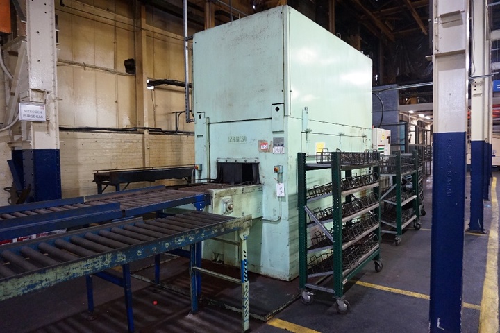 Inch Head Wash with Roller Conveyor