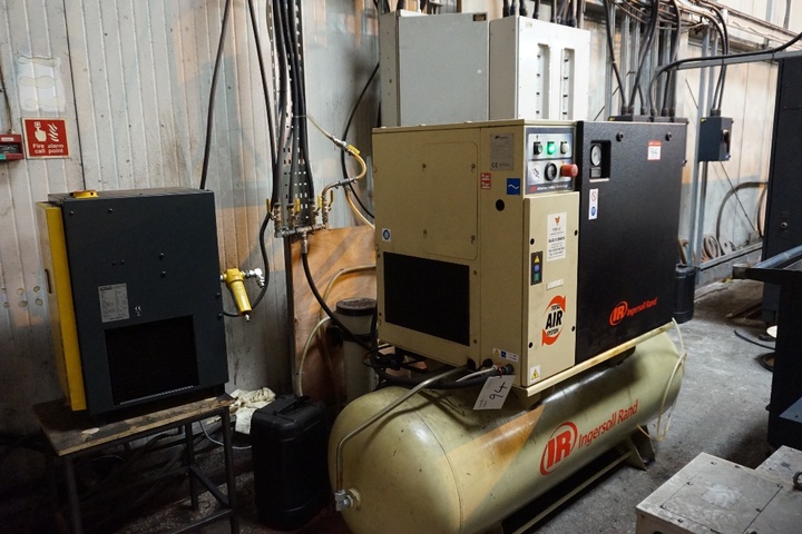 Ingersoll Rand UP5-5TAS-10 Compressor