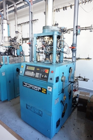 Lonati Junior 2 Hosiery Knitting Machine; 3 1/4" diameter; 260 Needle Count; 26 Gauge