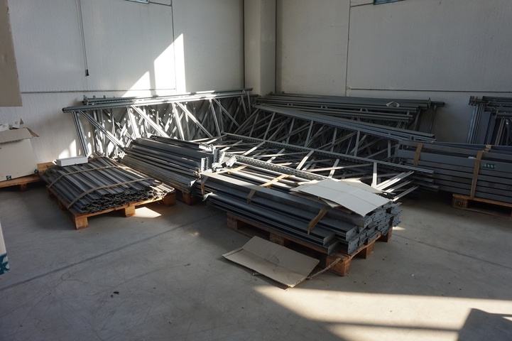 Large quantity of Boltless Racking comprising 1.8m beams and 3.4m uprights