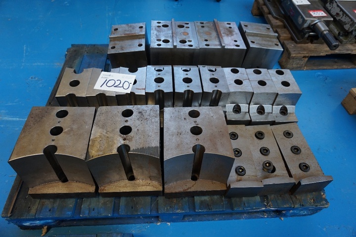 (5) x 3 Jaw Set and Riser Blocks