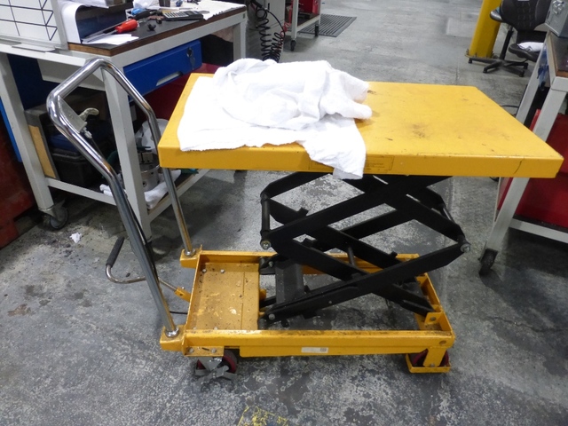 Scissor Lift - Capacity: 350kg