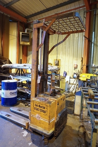 BT Pedestrian Fork Truck