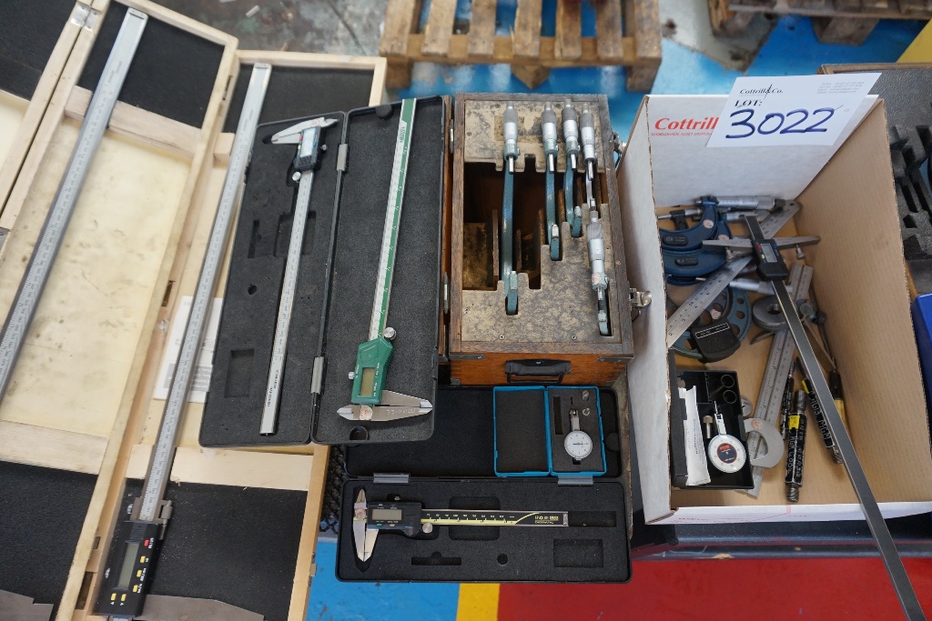 Quantity Digital verniers and various manual micrometers and bore gauges