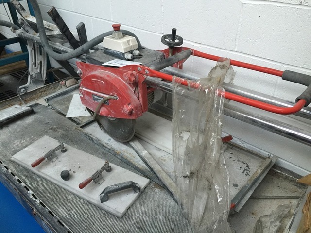 Diamant Tile Cutting Saw with Mitring 32" x 48" Table