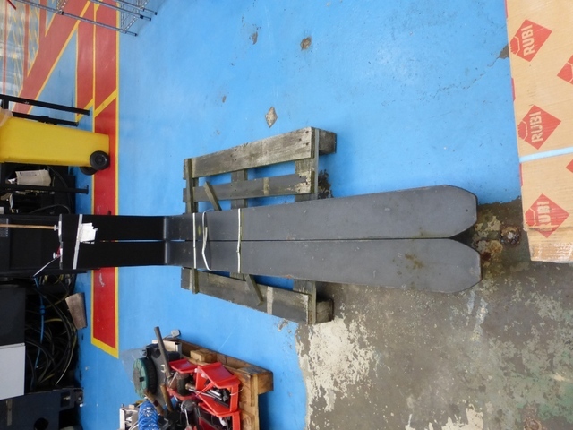 Cascade Fork Lift Forks