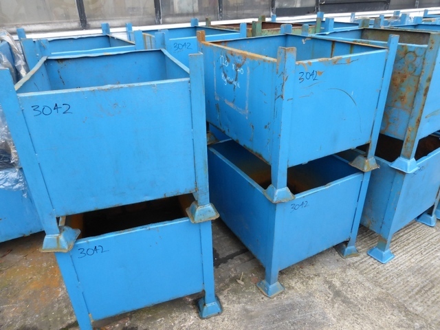 Qty (10) Stillages
