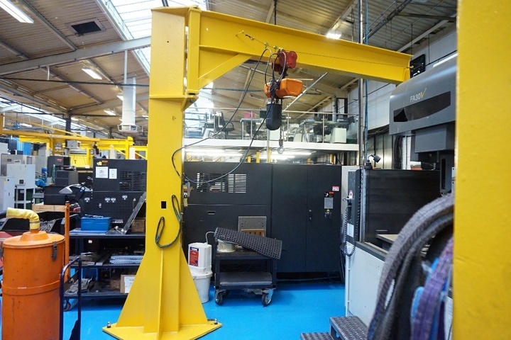 Jib Crane with Hitachi 1 Ton Hoist