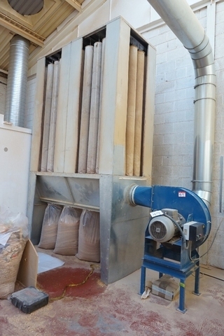 Extraction Unit with Sawdust Bagging Facility