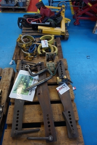 Quantity Lifting Equipment including (2) Magnetic Lifting Clamps 100kg Capacity