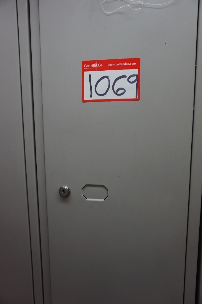 (3) x Bisley Single Unit Two Section Lockers