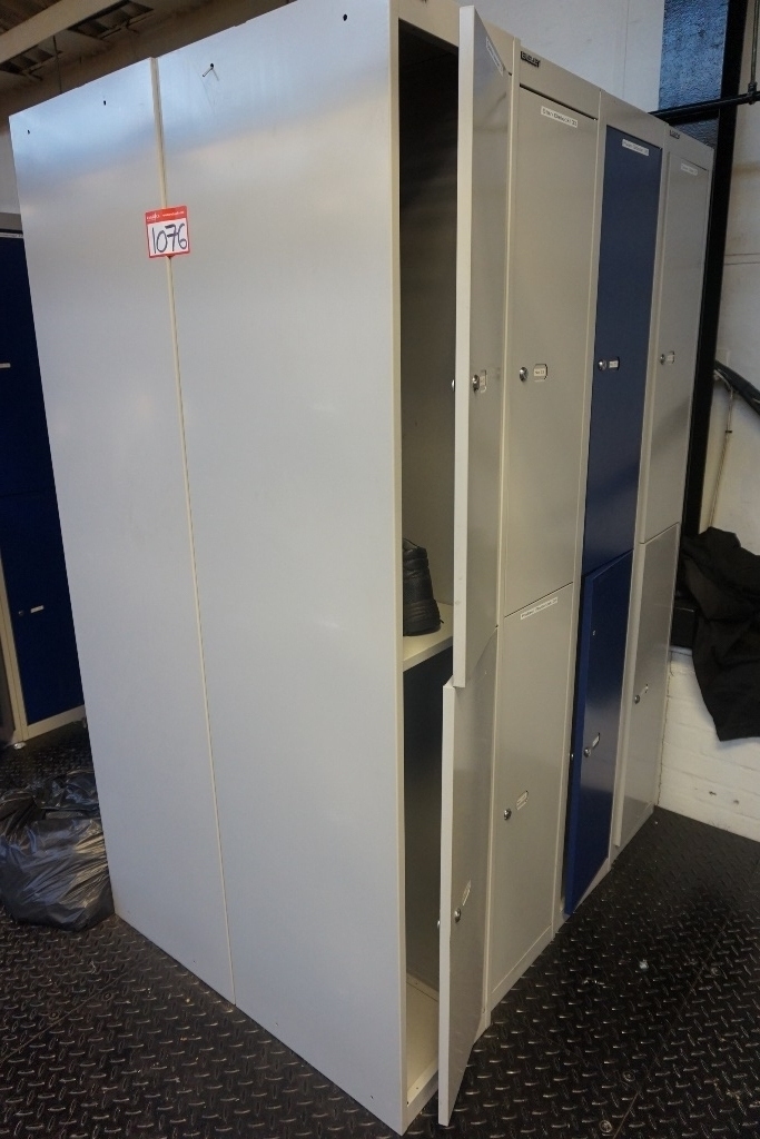 (8) x Bisley Single Unit Two Section Lockers