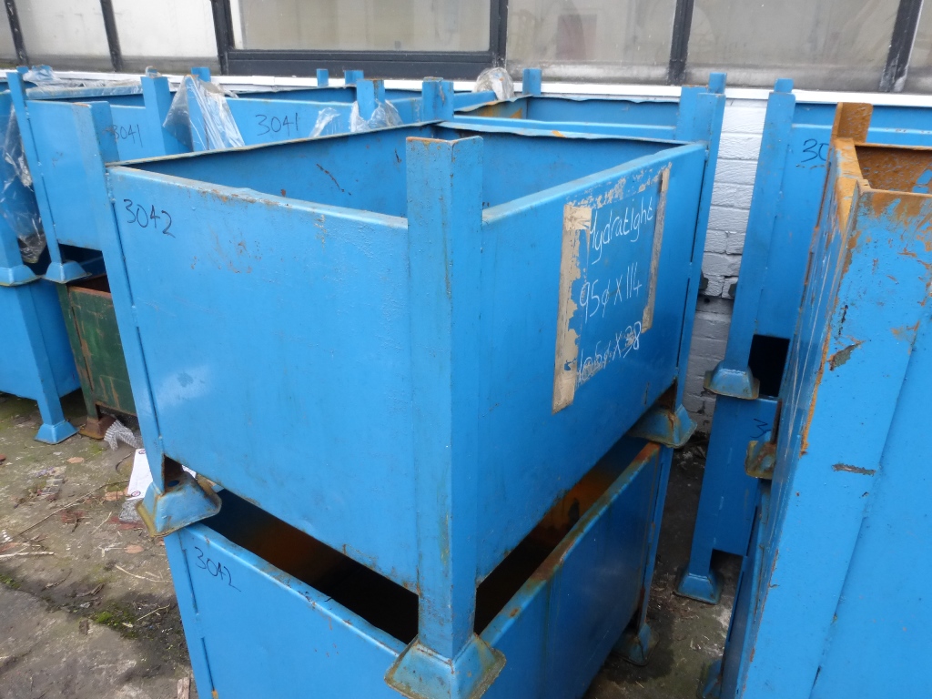 Qty (10) Stillages