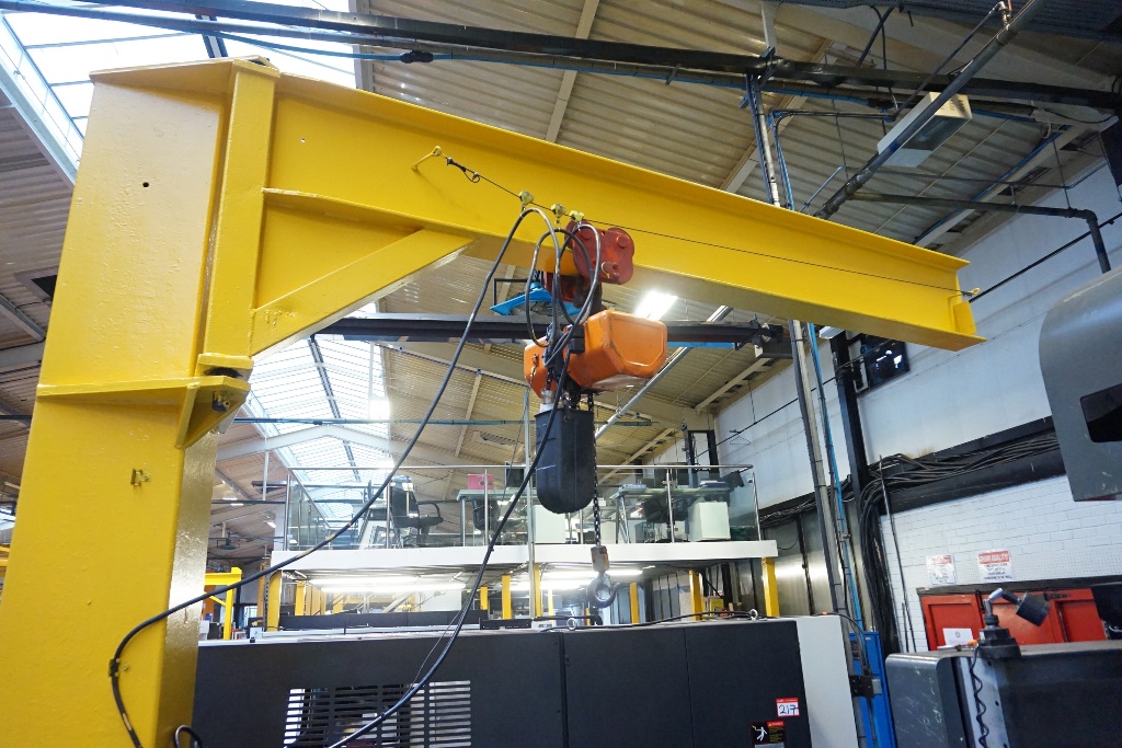 Jib Crane with Hitachi 1 Ton Hoist